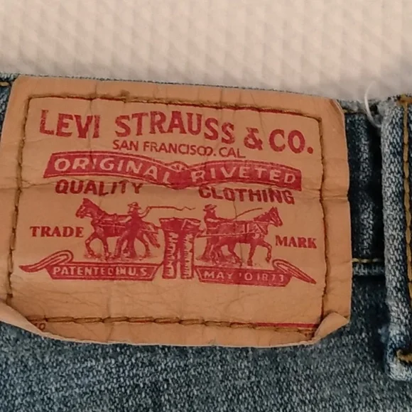 Levi Jean 18 - Picture 3 of 7